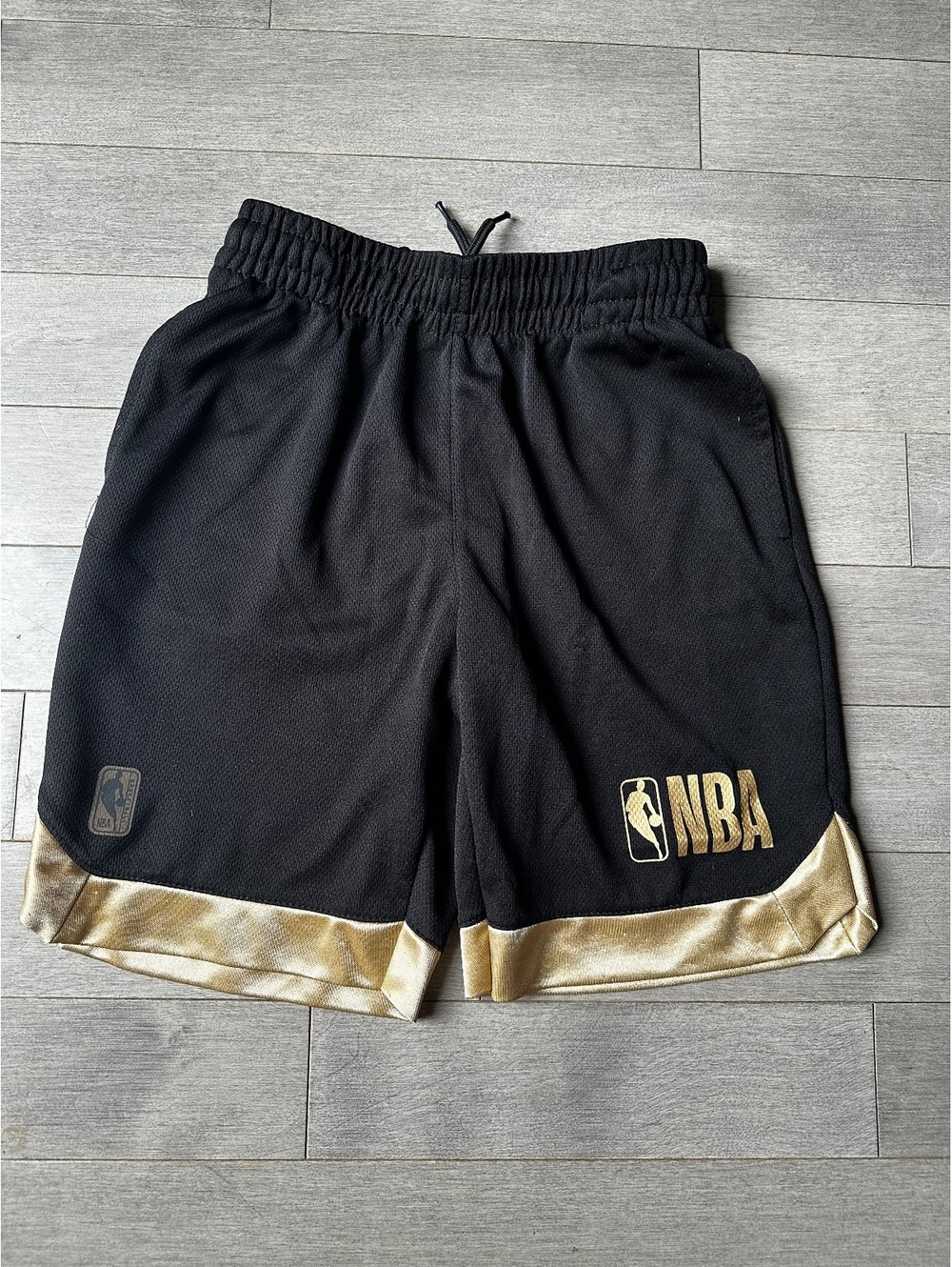 Boys NBA Black and Gold Basketball Athletic Activewear Shorts M 10-12